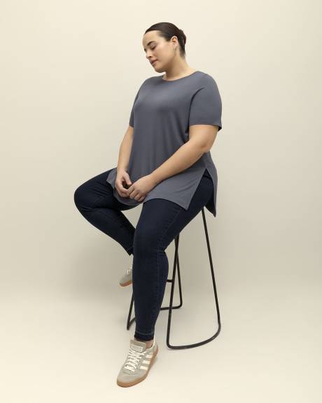 Modern-Fit Short-Sleeve Tunic - PENN. Essentials