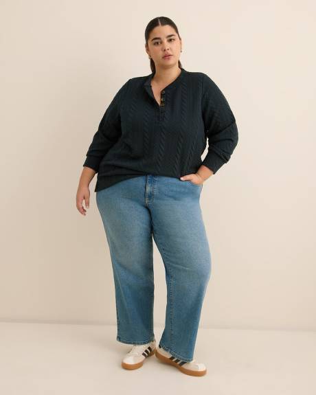 Long-Sleeve Cable Knit Buttoned Crewneck Top