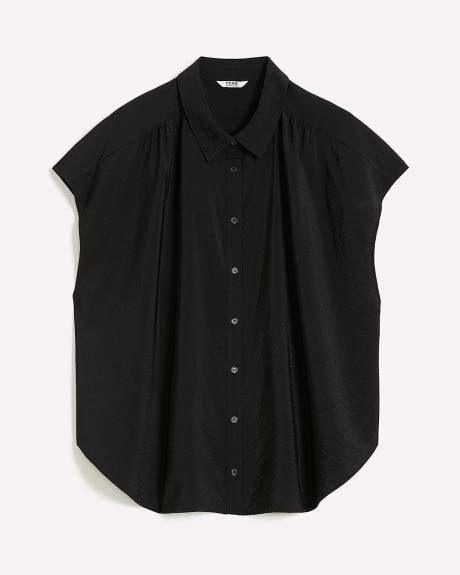 Extended-Sleeve Buttoned-Down Shirt