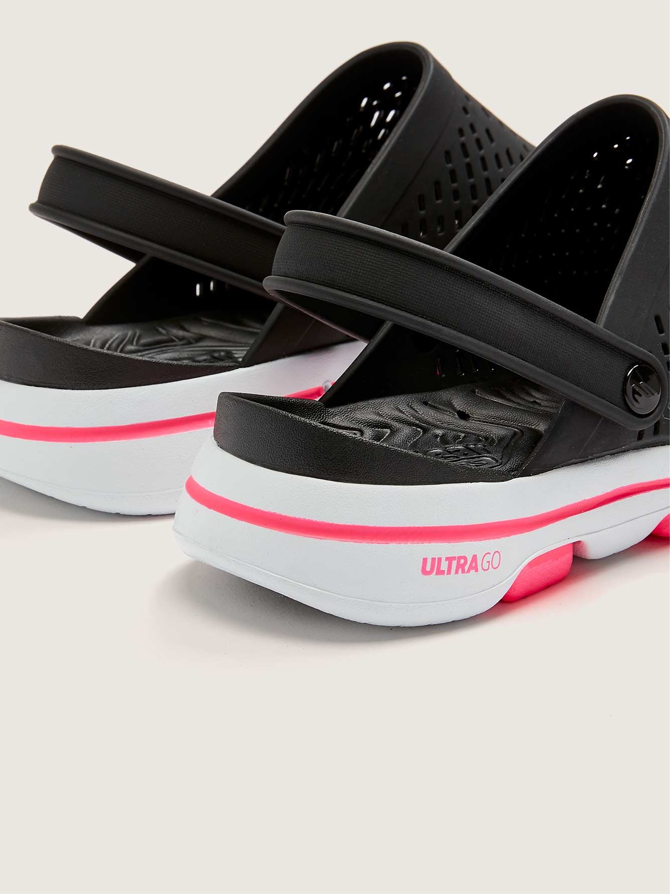 Wide Fit Cali Gear Go Walk 5 Slip On Clog Sandals Skechers