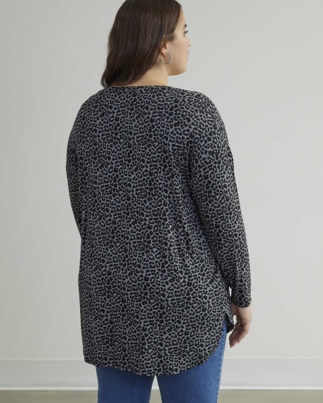 Printed Modern-Fit Tunic with V-Neck