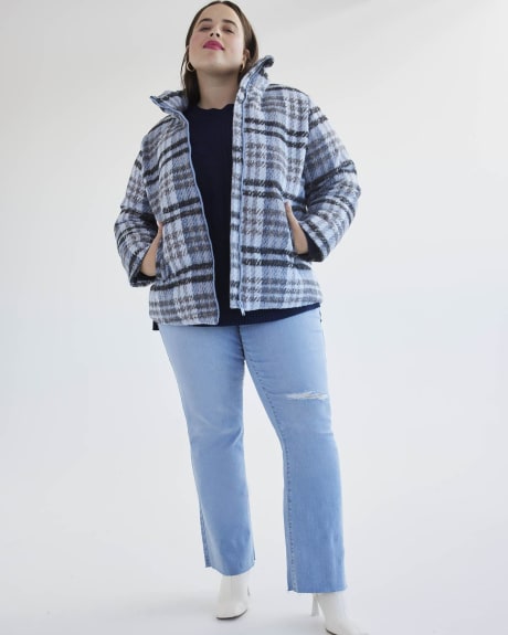 Pull uni en tricot torsadé avec encolure ronde