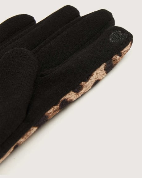 Cheetah Printed Touchscreen Gloves - In Every Story