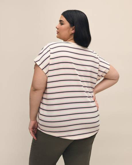 Split-Neck T-Shirt - PENN. Essentials