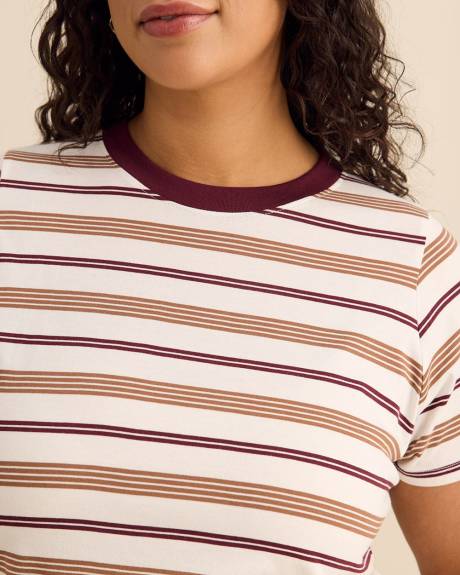 Short-Sleeve Crewneck Tee - PENN. Essentials