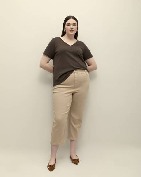 Girlfriend-Fit Ribbed Tee - PENN. Essentials