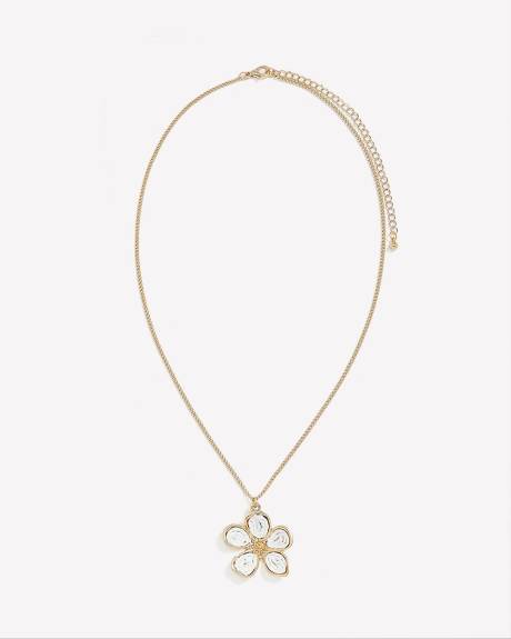 Short Necklace with White Flower Pendant
