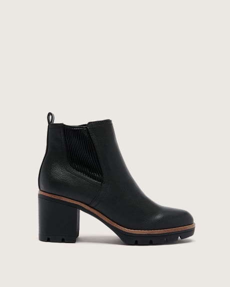 Wide Width, Madalynn Gore Bootie - Naturalizer