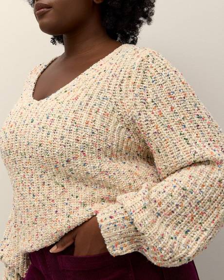 Pull à mailles mouchetées avec encolure en V, tissu responsable