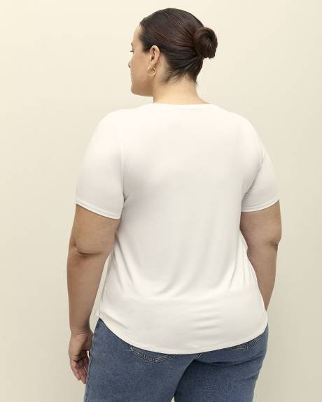 Modern-Fit Crew Neck T-Shirt - Addition Elle - PENN. Essentials