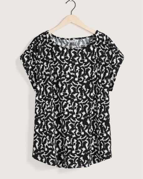 Scoop-Neck Tee with Curved Hem