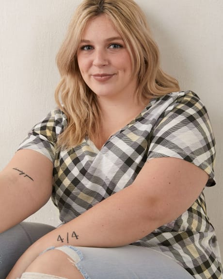 Printed Crew-Neck Curvy Tee - In Every Story