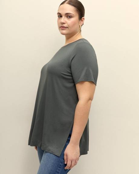 Modern-Fit Crew Neck Tunic - PENN. Essentials