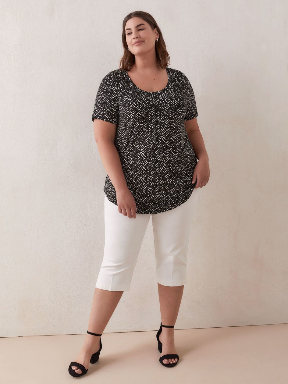Modern-Fit Scooped Neck Printed Tee - In Every Story