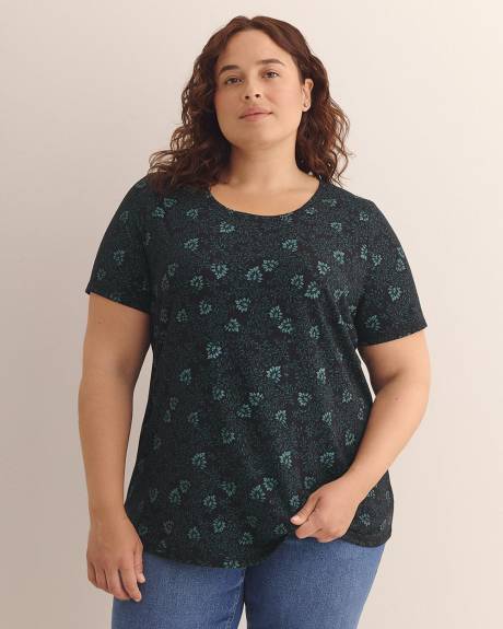 Curvy-Fit Short-Sleeve Tee - PENN. Essentials
