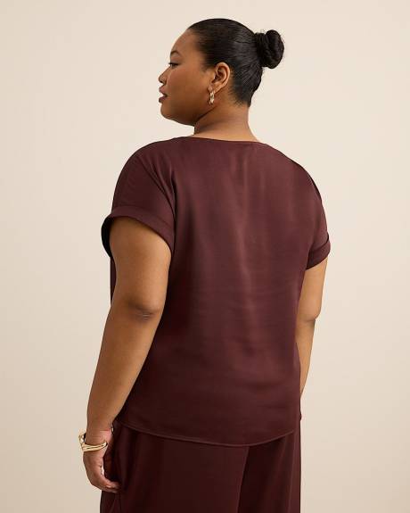 Blouse en satin avec encolure bateau