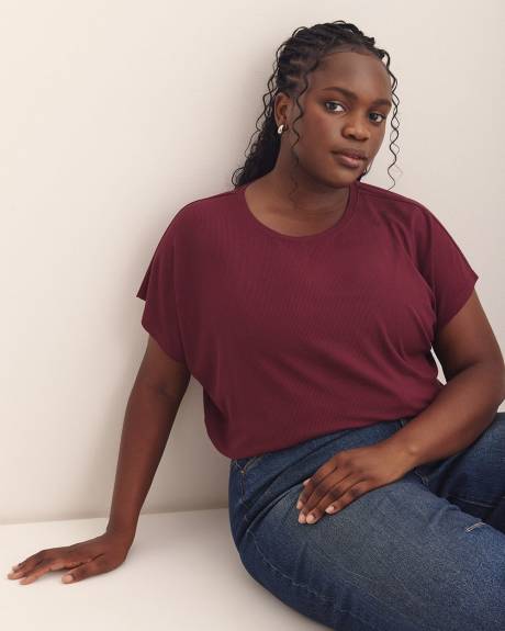 Modern-Fit Extended-Sleeve Ribbed Tee - PENN. Essentials