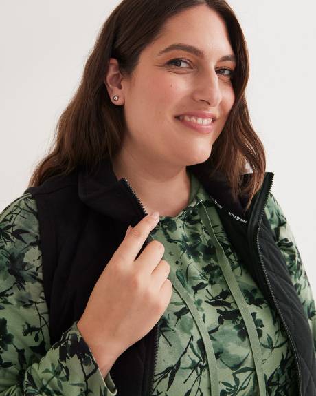 Long Black Quilted Vest with Pockets - Active Zone