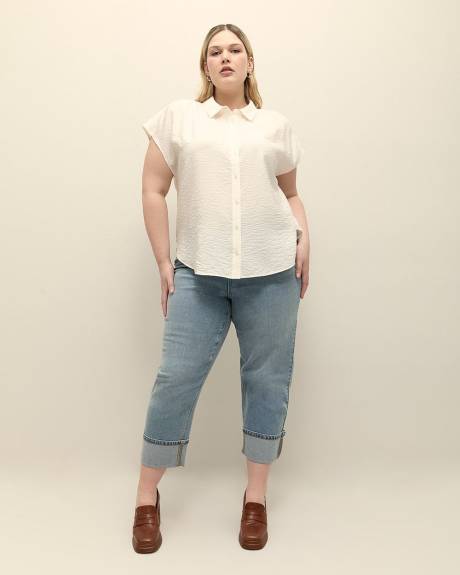 Extended-Sleeve Buttoned-Down Shirt