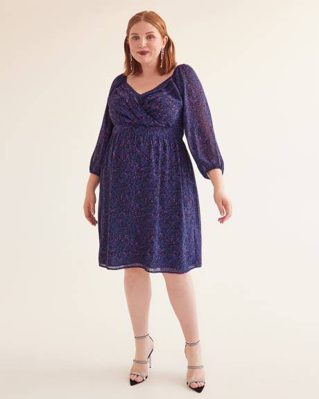 Robe à col en V croisé plissé