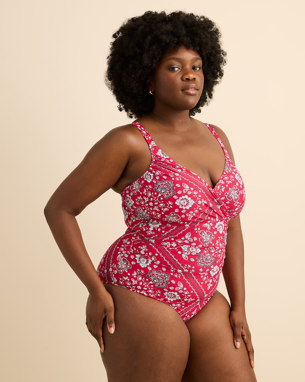 Maillot de bain une-pi&egrave;ce &agrave; devant crois&eacute;