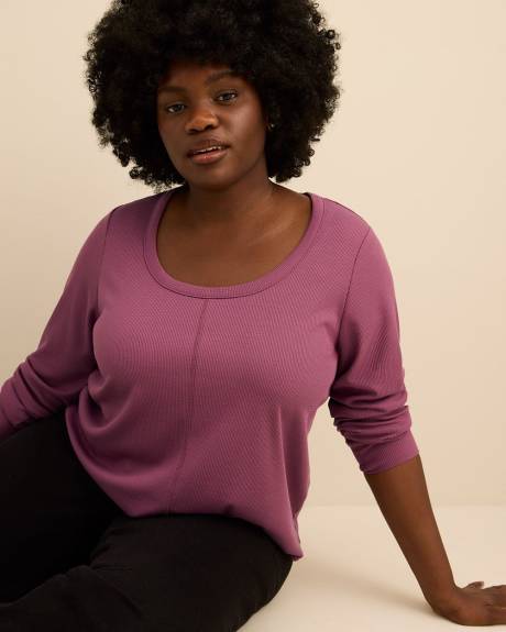 Curvy-Fit Long-Sleeve Waffle Tee - PENN. Essentials