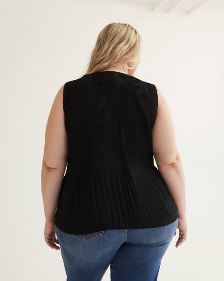 Responsible, Sleeveless A-Line Pleated Blouse