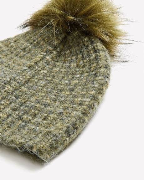 Bonnet kaki à mailles de fantaisie avec pompon