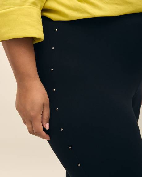 Legging capri noir avec boutons latéraux, tissu responsable - Essentiels PENN.