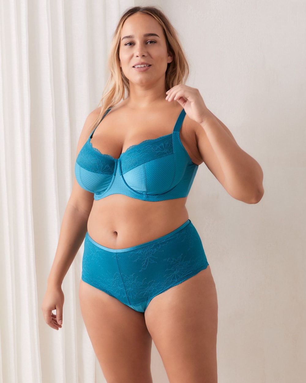 Unlined AllOver Lace Bra Déesse Collection Penningtons