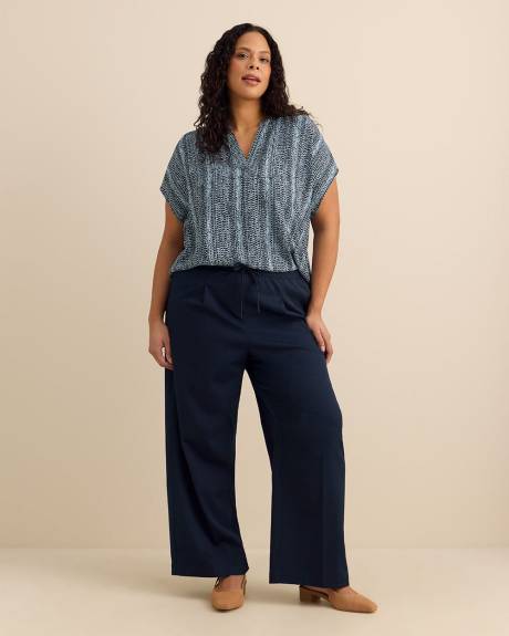 Extended-Sleeve Split Neck Shirt