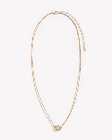 Collier court avec pendentif à petits anneaux