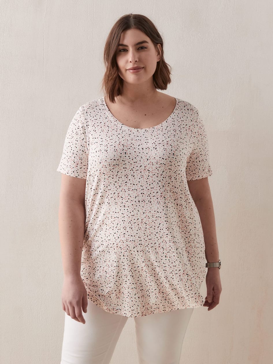 Modern-Fit Scooped Neck Printed Tee - In Every Story