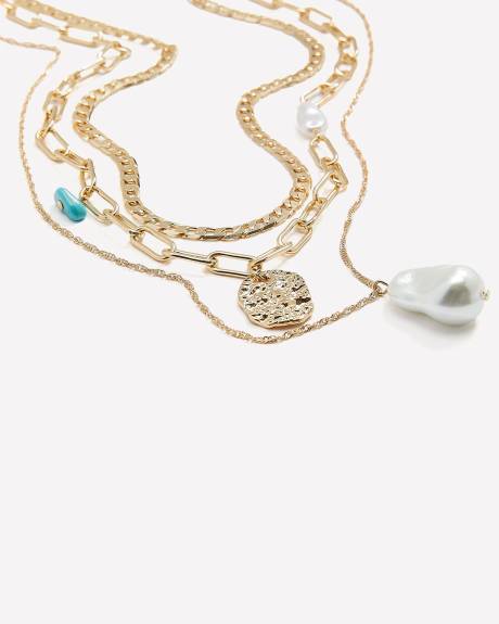 Collier à trois chaînes avec perle et medaillon