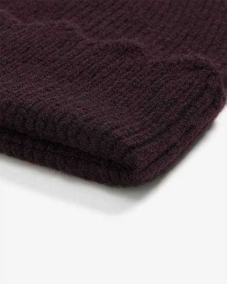 Ribbed Knit Beanie with Scalloped Cuff