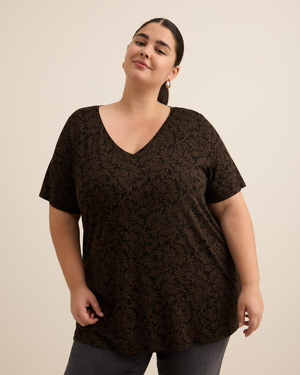 Modern-Fit Short-Sleeve V-Neck Tee Modern-Fit Short-Sleeve V-Neck Tee