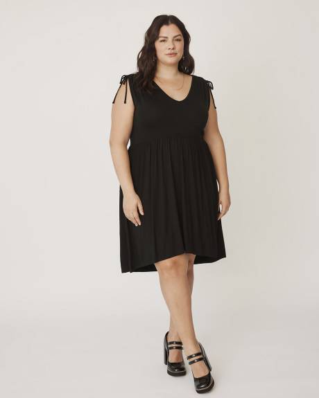 Responsible, Sleeveless Knit Black Dress