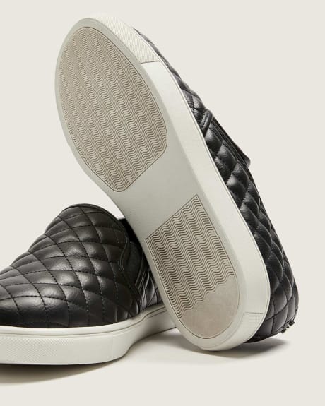 Wide-Width Ecentricq Quilted Slip-On Shoes - Steve Madden