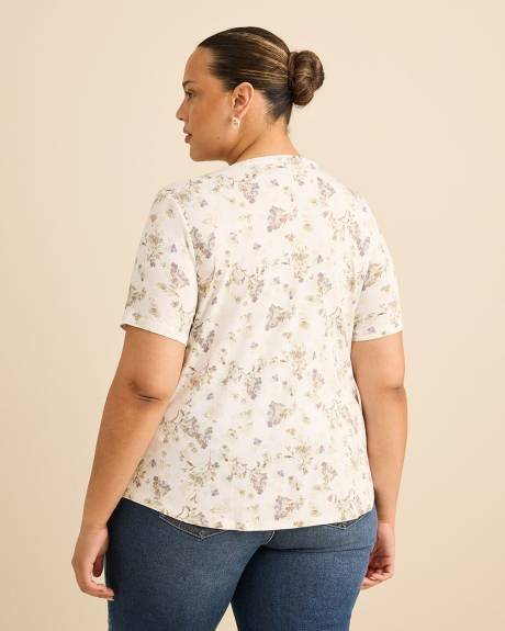 Modern-Fit Crewneck Tee - PENN. Essentials