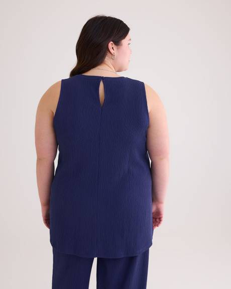 Sleeveless High Crewneck Knit Tunic