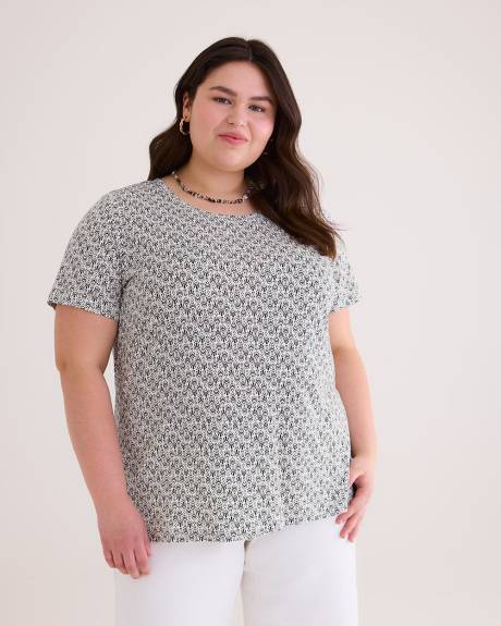 Boyfriend Fit Scoop-Neck T-Shirt - PENN. Essentials