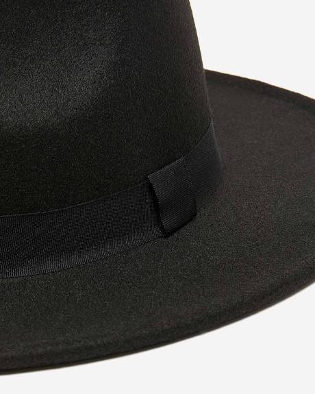 Chapeau en feutre de style Fedora