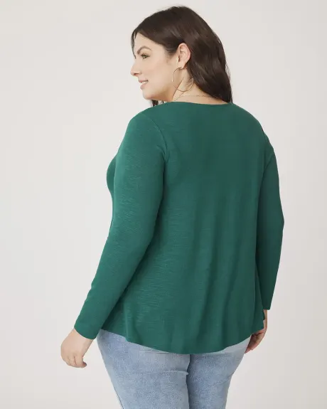 Solid Long-Sleeve Swing Knit Top