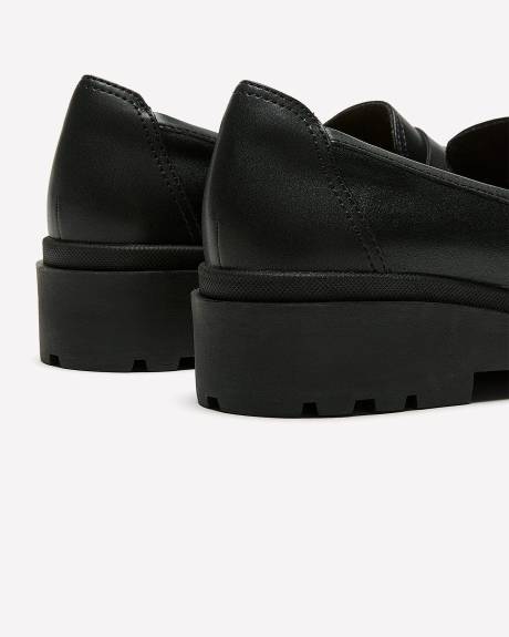Wide Width Calla Ease Leather Loafer Slip-On - Clarks