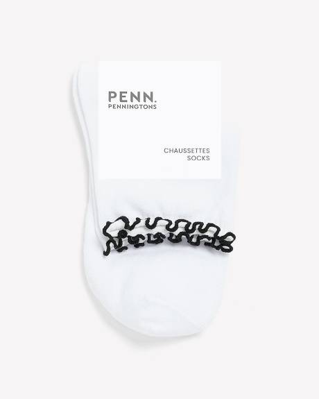 Lettuce-Edge Ankle Socks with Contrast Stitch