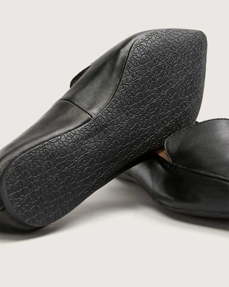 Wide-Width Pointy-Toe Leather Loafers - Steve Madden