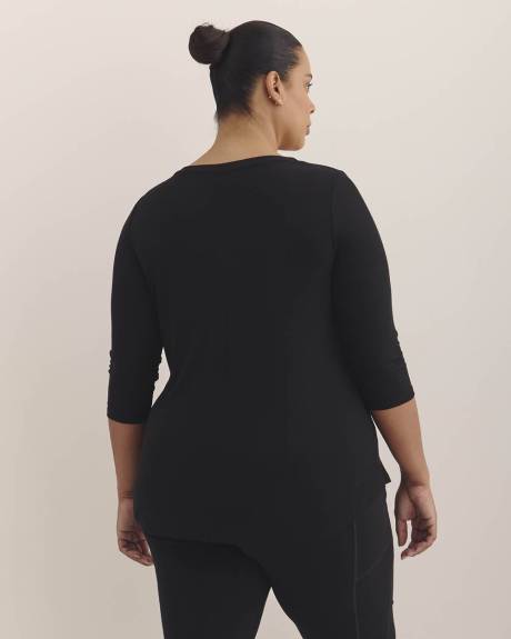 Ribbed 3/4-Sleeve V-Neck T-Shirt - Active Zone