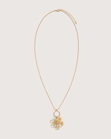Long collier à mailles serpent avec pendantif à fleur