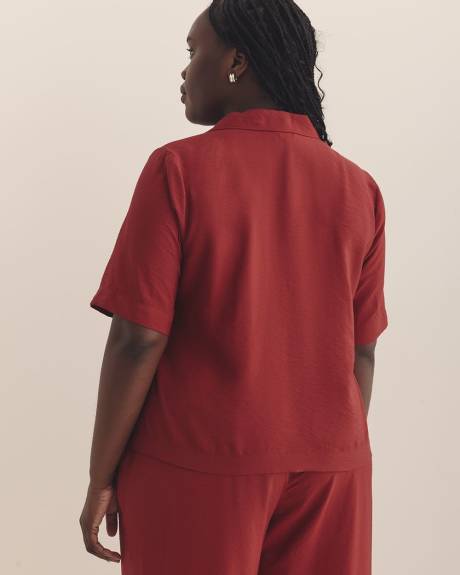 Short-Sleeve Notch Collar Buttoned-Down Shirt