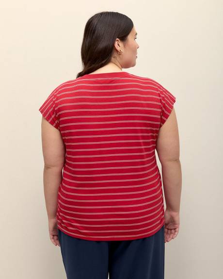 Extended-Sleeve Crew Neck Tee - PENN. Essentials